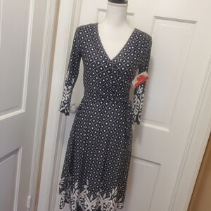 TUA Black & White Knit Dress Belted Size Small, Business, Classic